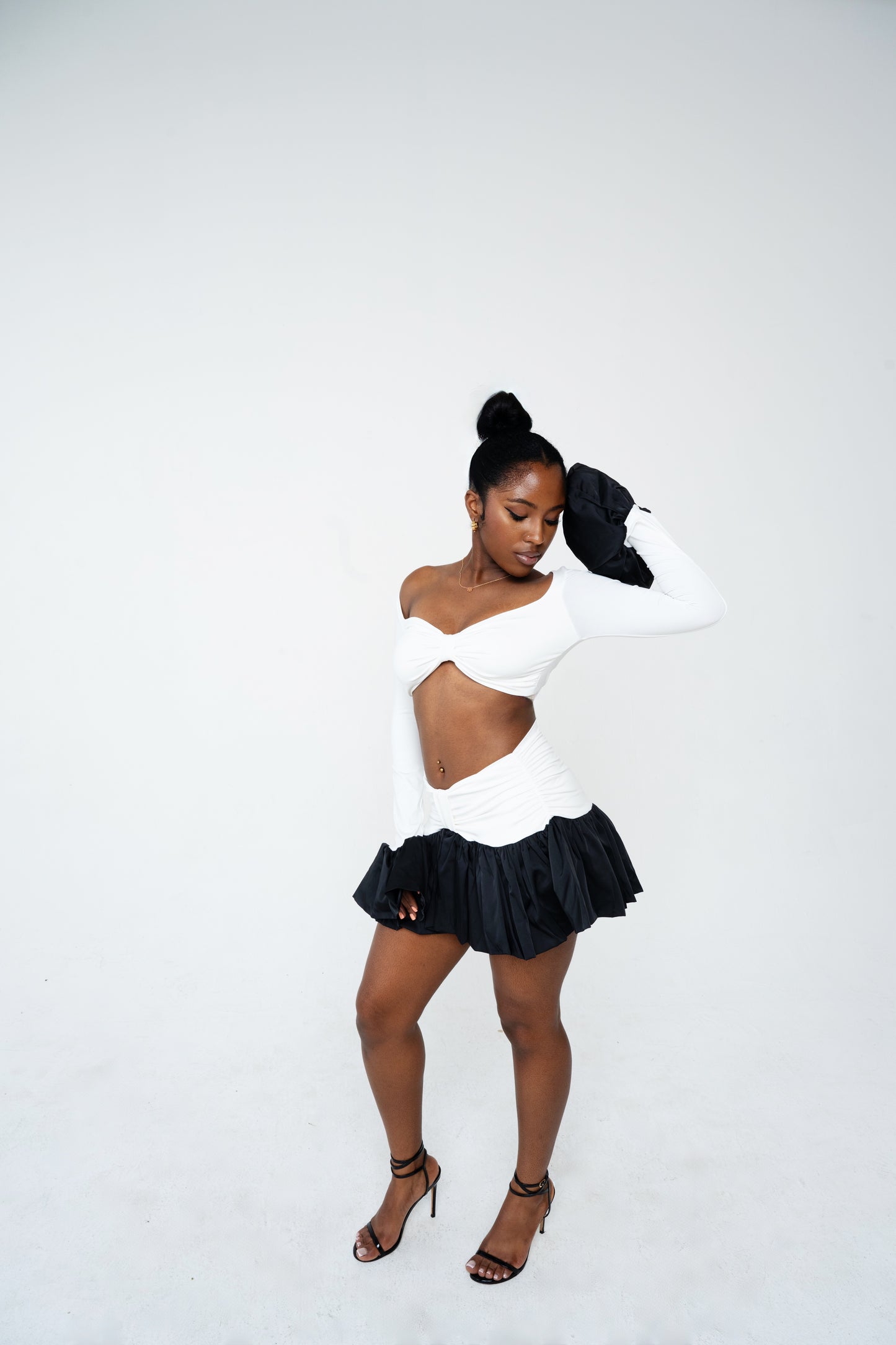 White & Black Two-Tone Set