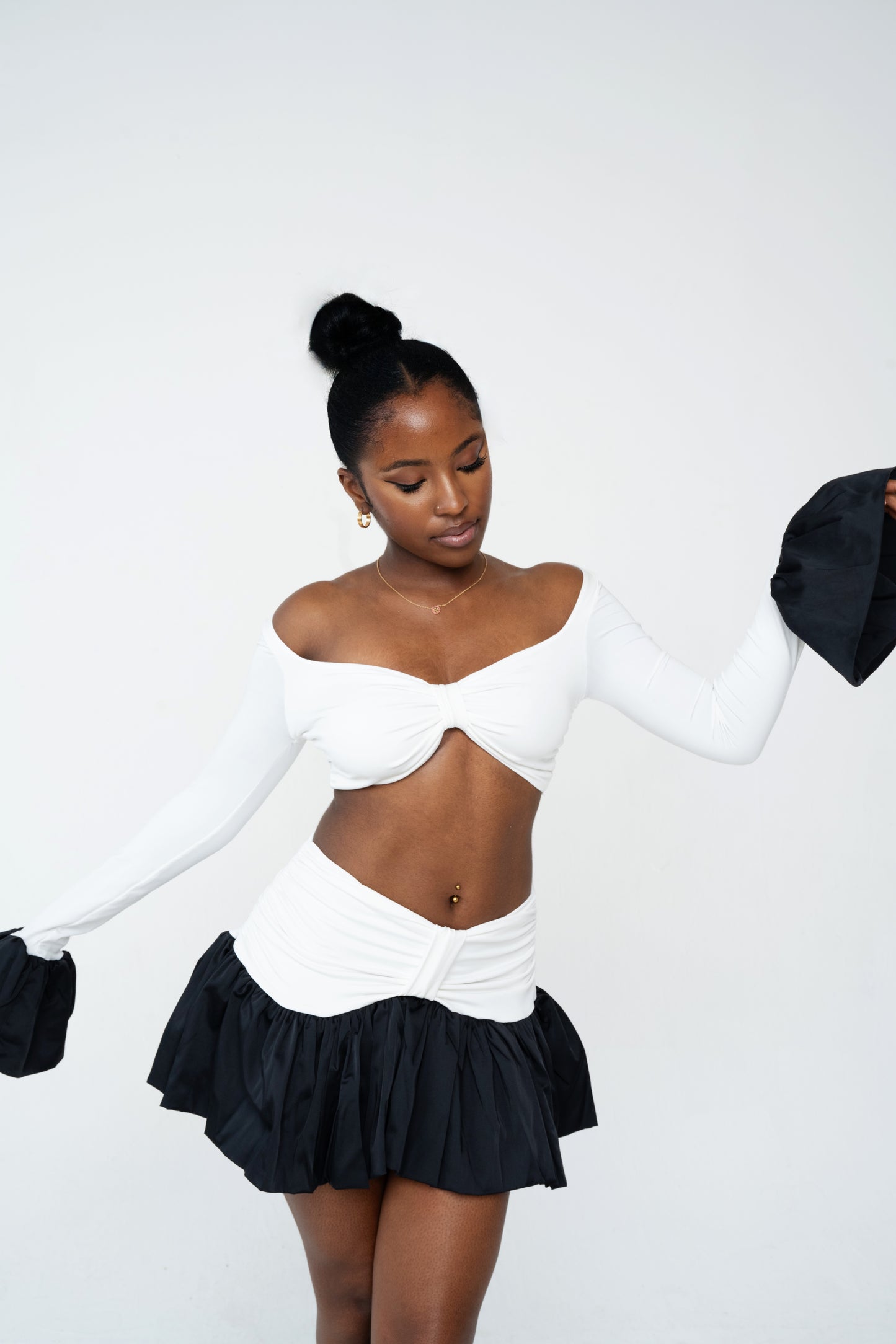 White & Black Two-Tone Set